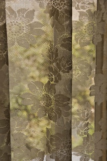 Curtain  