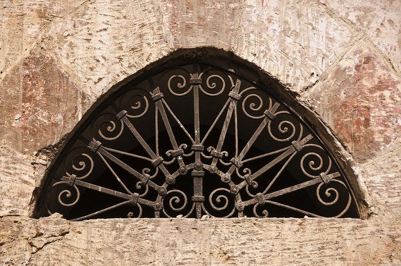 Fenêtre et grille