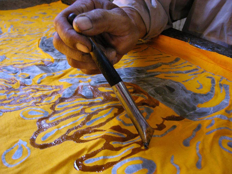 Atelier de batik au Centre d'Arts Wissa Wassef à Haraneya (Le Caire) 