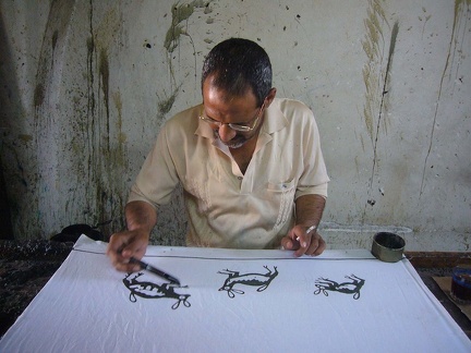 Atelier de batik au Centre d'Arts Wissa Wassef à Haraneya (Le Caire) 