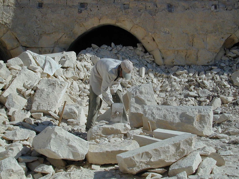 Tailleur de pierres. Atelier de restauration à Qaitbay (Alexandrie) 