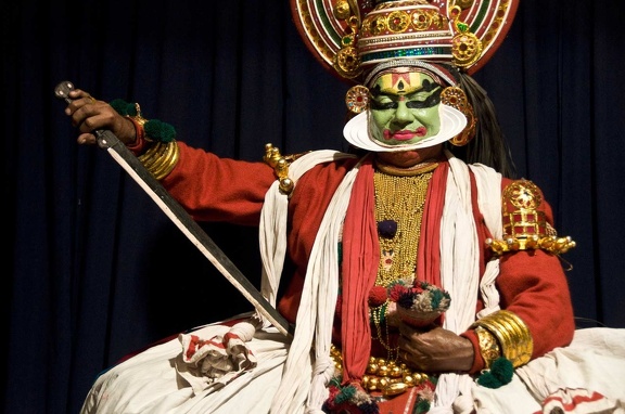 Danza Kathakali en un teatro