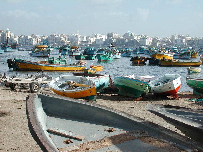  Pescadores y puerto de pescadores