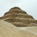  La pyramide à degrés de Djéser à Saqqarah 