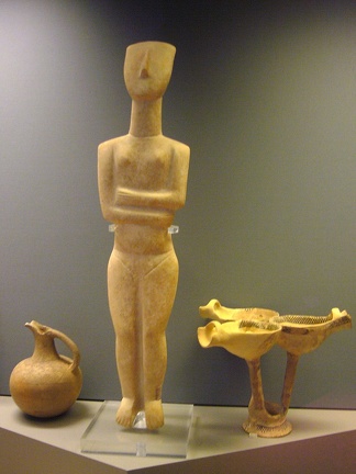 Idole cycladique. Musée National Archéologique. Athènes 