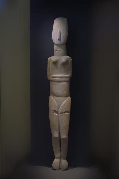 Cycladic figurine. National Archaeological Museum. Athens  