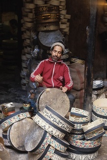 Fabricant de tambourins - Fès (Maroc)