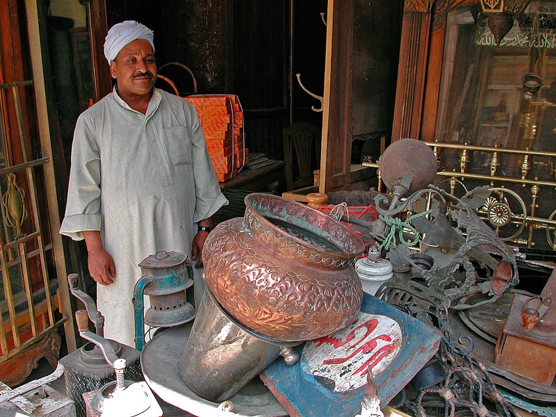 Antiquaire, Rue Moez, Le Caire, 2003