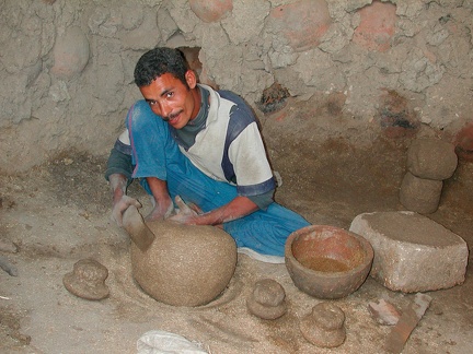 Potier dans l'oasis du Fayoum, 2003