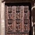 Les portes en noyer sculptées de la Cathédrale Saint Sauveur