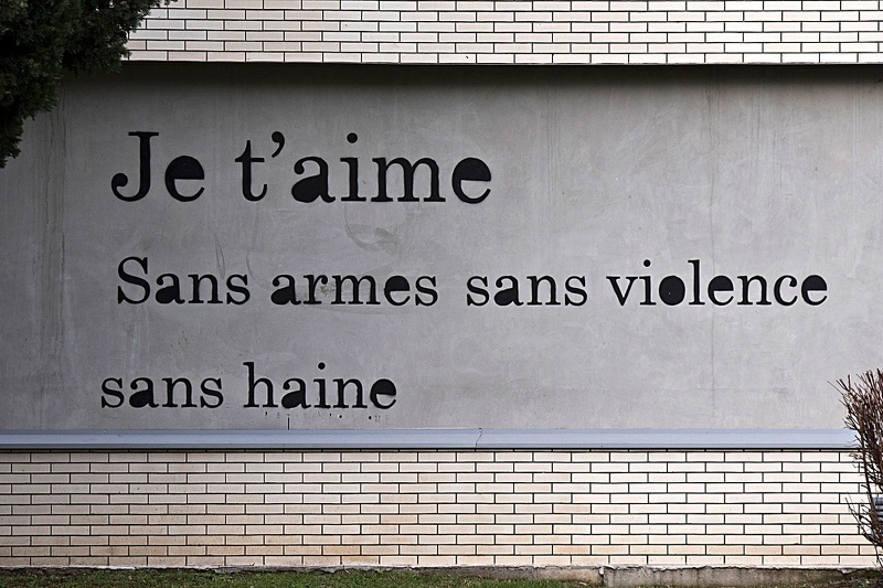 Je  t'aime sans haine...